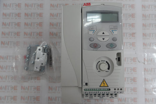 VARIADOR DE VELOCIDAD ABB ACS150-03E-09A8-2, 3 HP, 240 V, CAT. 68582059