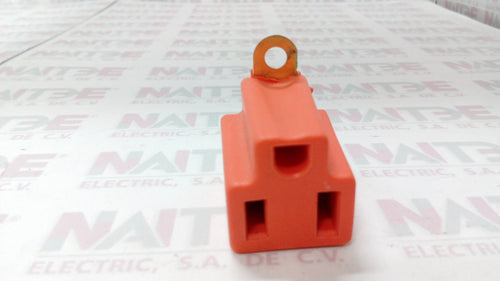 CLAVIJA CONVERTIDORA STEREN 905-100 DE HULE 3 POLOS A 2 POLOS COLOR NARANJA