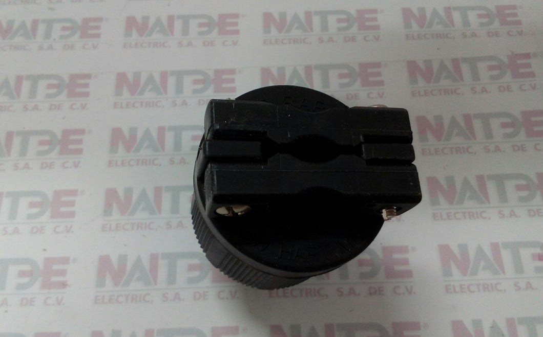 CLAVIJA ARROW HART CAT 3331, 30 AMP 125/250 V DE 3 LINEAS COLOR NEGRO