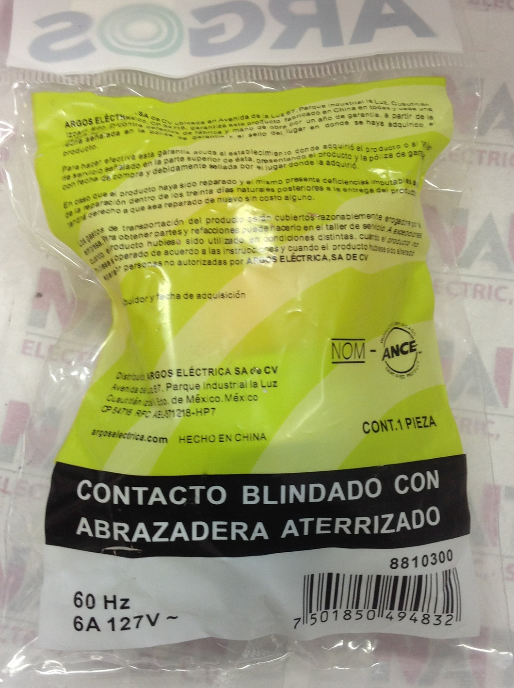 RECEPTACULO BLINDADO CON ABRAZADERA ARGOS #8810300, 15 AMP. 127 V. COLGANTE