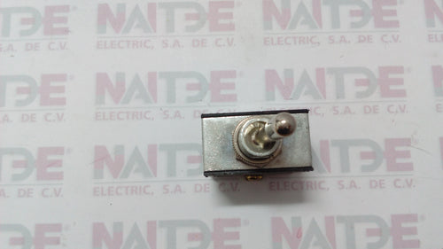 INTERRUPTOR ARROW HART 2P 2T 6 TORN SI-SI 15A 12/24V 125V CAT 82610