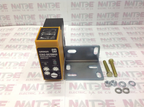 SWITCH PHOTOELECTRIC OMRON E3A2-DS70M4D, 700MM DS, PNP, NPN
