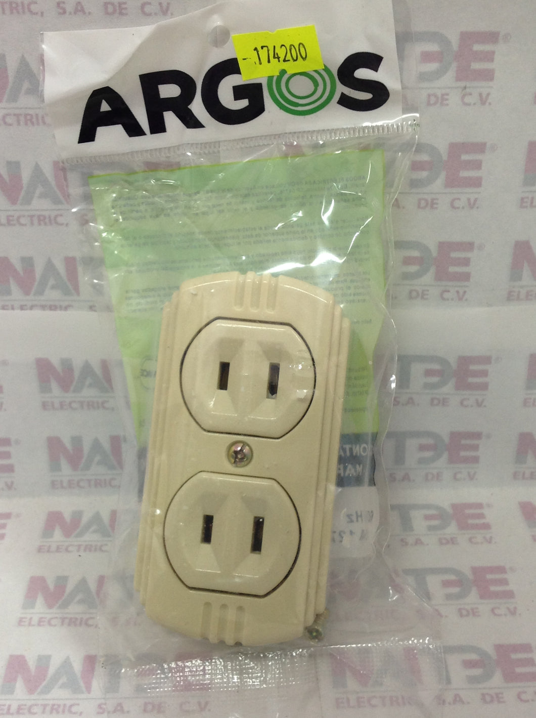 CONTACTO DOBLE POLARIZADO ARGOS #8810200, 15 AMP. 127 V.PARA SOBREPONER COLOR MARFIL